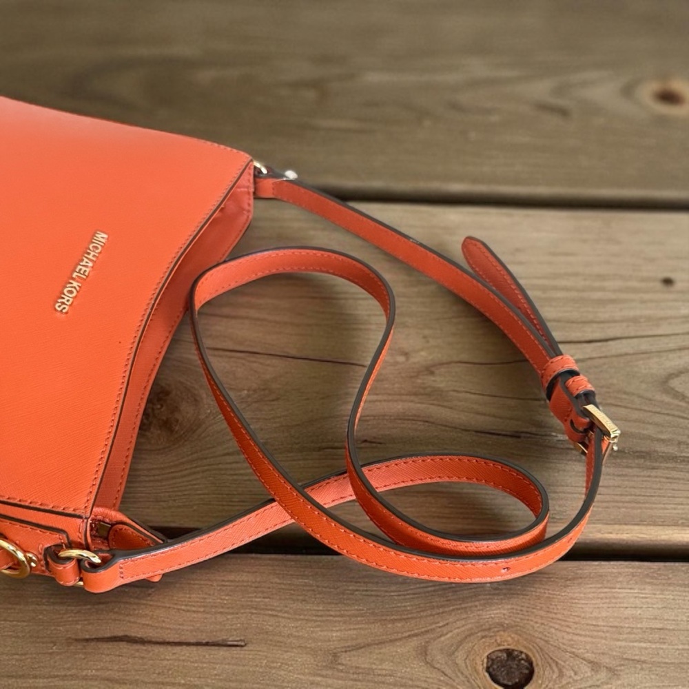 Authentic Michael Kors Saffiano Orange Leather Shoulder Crossbody Bag - Picture 9 of 16